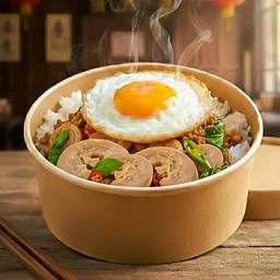 ข้าวกะเพราไส้อ่อนไข่ดาว