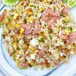 ข้าวผัดแหนม