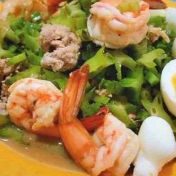 ยำถั่วพูกุ้งสด