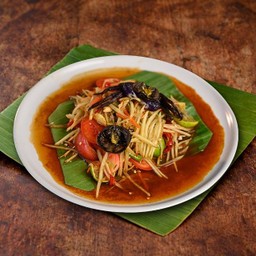 ตำปูปลาร้า ( Thai Papaya Salad with Salted Crab & Fermented Fish Sauce )