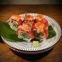C01 - โรลทูน่าซอสสไปซี่มาโย Tropical Tango Tuna Roll