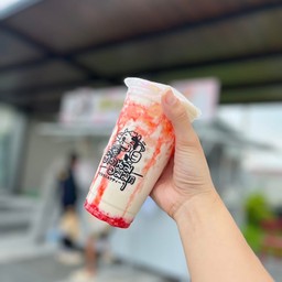 นมสดสตอเบอร์รี่