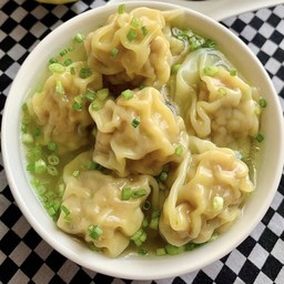 บะหมี่เกี๊ยวหมูแดง หอ9แมนชั่น