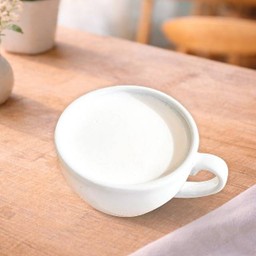 นมสดร้อน ( Hot Fresh Milk )