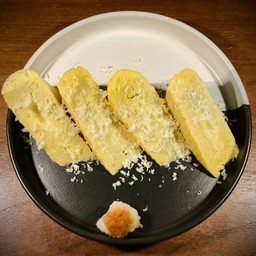 A02 - ไข่ม้วนชีส Cheese Tamagoyaki
