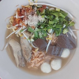 ม่ามาคอไก่