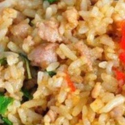 ข้าวผัดน้ำพริกหมูชิ้นๆ