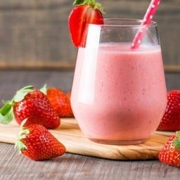 สตอเบอรี่สมูทตี้