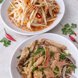 น้ำตกหมู + ส้มตำ (เลือกได้ค่ะ)