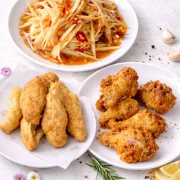 ลูกชิ้นทอดปลาระเบิด(10) + ไก่ทอด 6 ชิ้น + ส้มตำ