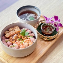 Rice Bowl with Soup Crispy Pork ข้าวต้มแห้งรวมมิตร