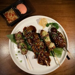 B02 - เซ็ตเนื้อย่างรวม Signature Beef Set