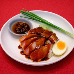 ซุ่นซุ่น - ข้าวหมูกรอบ หมูแดง 30 ปี สาขา สินทวี