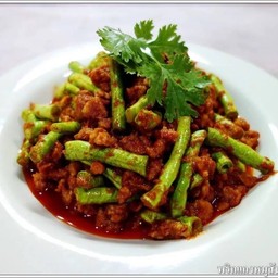 ผัดพริกแกงหมู (กับข้าว)