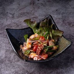 ยำหนวดปลาหมึกยักษ์