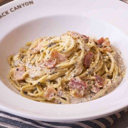 สปาเก็ตตี้คาโบนาร่าทรัฟเฟิล