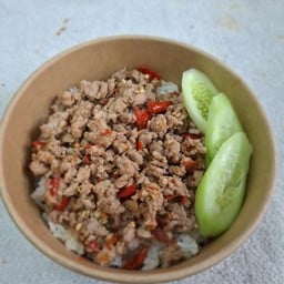ผัดกะปิหมูสับ ราดข้าว