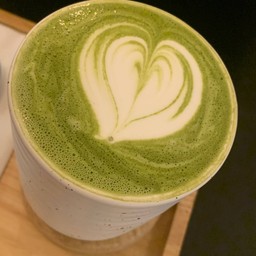 มัทฉะลาเต้ ร้อน