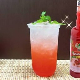 น้ำสตรอเบอรี่โซดา