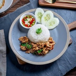 ข้าวกะเพราเนื้อ