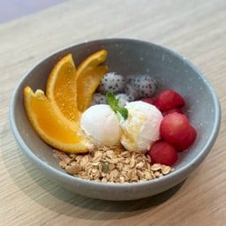 Homemade Greek Yogurt with Seasonal Fruits