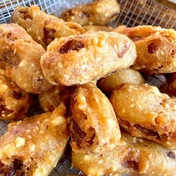 กล้วยทอดอัลมอนด์ - วันสุข ประชาอุทิศ8