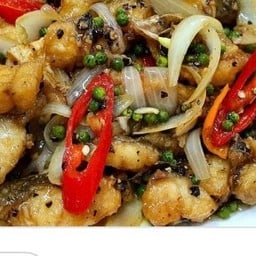 เนื้อปลากะพงผัดพริดไทยดำ