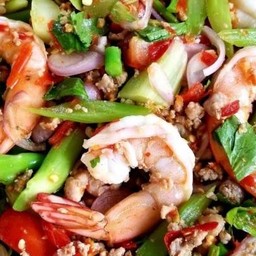 ยำคะน้ากุ้งสด