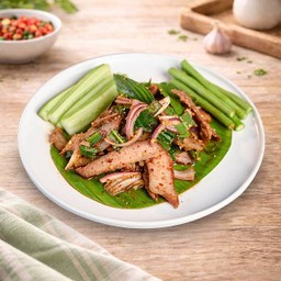 น้ำตกหมู ( Spicy Grilled Pork Salad )