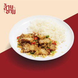 ข้าวหมูกรอบคั่วพริกเกลือ (Signature)