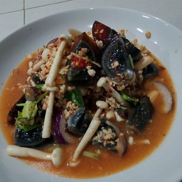 ยำไข่เยี่ยวม้า