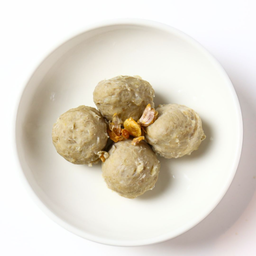 ลูกชิ้นเอ็น (4 ลูก) | Beef Tendon Balls (4 pieces)