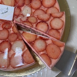 Strawberry layer cheesecake