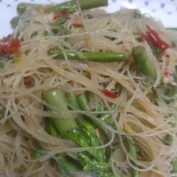 หมี่ผัดกระเฉด