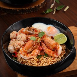 มาม่าต้มยำกุ้ง+หมูบะช่อ+ไข่ออนเซน