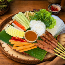 แนมลุ่ย