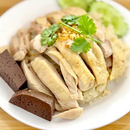 ข้าวมันไก่ต้ม (พิเศษ)