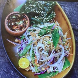 ยำไก่ฉีกหัวปลี