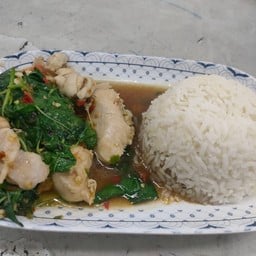 ข้าวราดกระเพราไก่