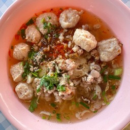 เส้นเล็กต้มยำ