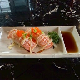 ซูชิแซลม่อนเบิร์น