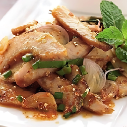 เนื้อย่างน้ำตกแซ่บ