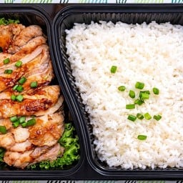 ไก่ย่างซอสเด็ด ข้าวหน้าไก่ย่าง&เมนูแซ่บ