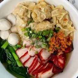 ชายสี่บะหมี่เกี๊ยว เซเว่น สาขากาญจนาพิเษก40