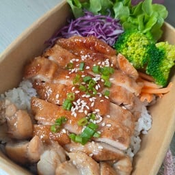 ครัวมาดาม ข้าวเทอริยากิ อาหารตามสั่ง