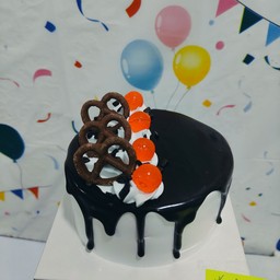 เค้กวานิลลาครีมสด ช็อคโกแลตกานาช ครึ่งปอนด์