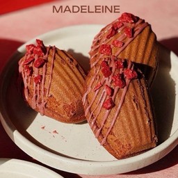 Red Velvet Madeleine