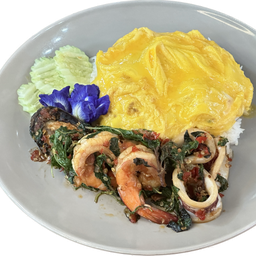 ข้าวกะเพราทะเล x ไข่ข้น