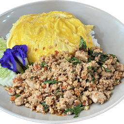 ข้าวกะเพราหมูสับ x ไข่ข้น