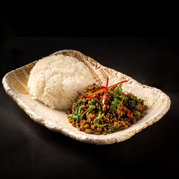 ข้าวเนื้อสมุนไพร/Wagyu Ground Beef with Kaffir Lime Leaves